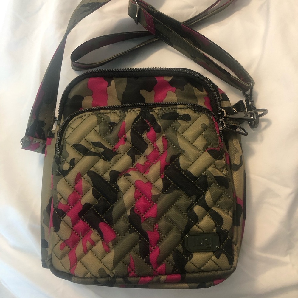 Lug Can Can 2 Crossbody Bag, only used once!! Like new!! Smoke free-pet free